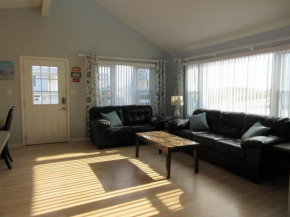 Single Family Home Located Just Steps To The Beach In Surf City - Pet Friendly So Even The Dog Can Come!